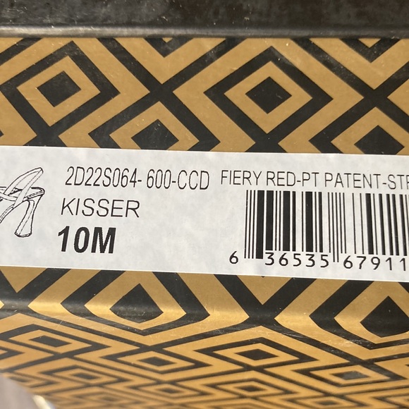 Sexy red patent leather strappy shoe by Charles & David - Picture 5 of 5